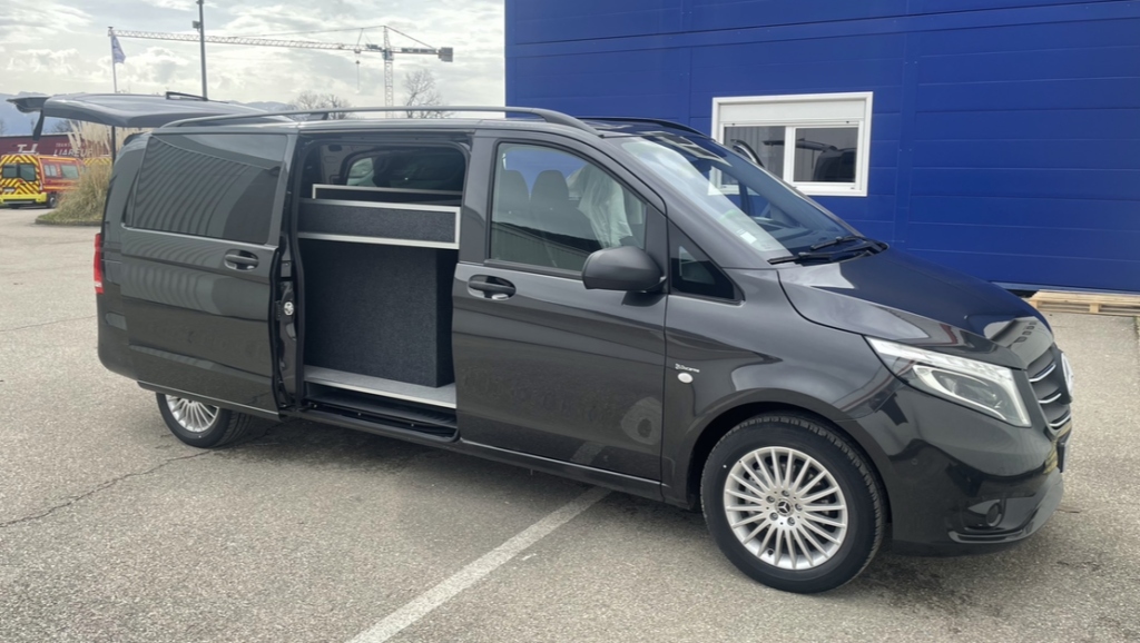 Camion mortuaire TMF gris ouvert